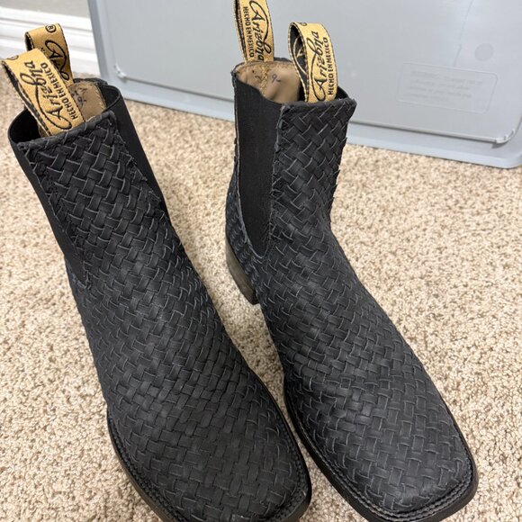 Black square toed boots Arizona Brand Hecho en Mexico